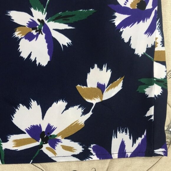 Nine West Floral-Print Pleated Blouse - Picture 4 of 5